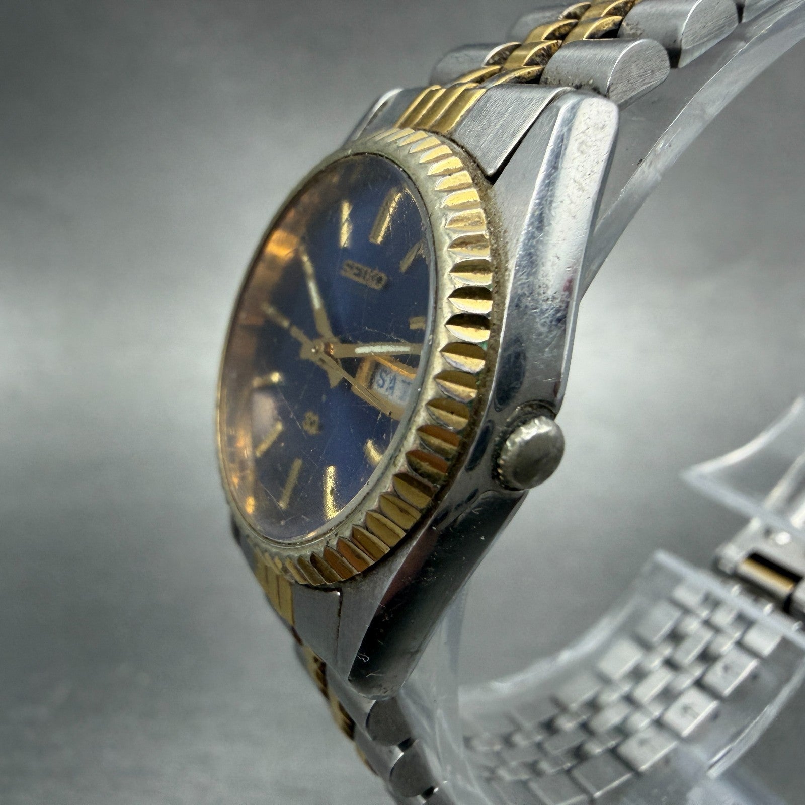 Seiko SQ Watch Women 24mm Blue Dial Two Tone Daydate Round New Battery AN4F2
