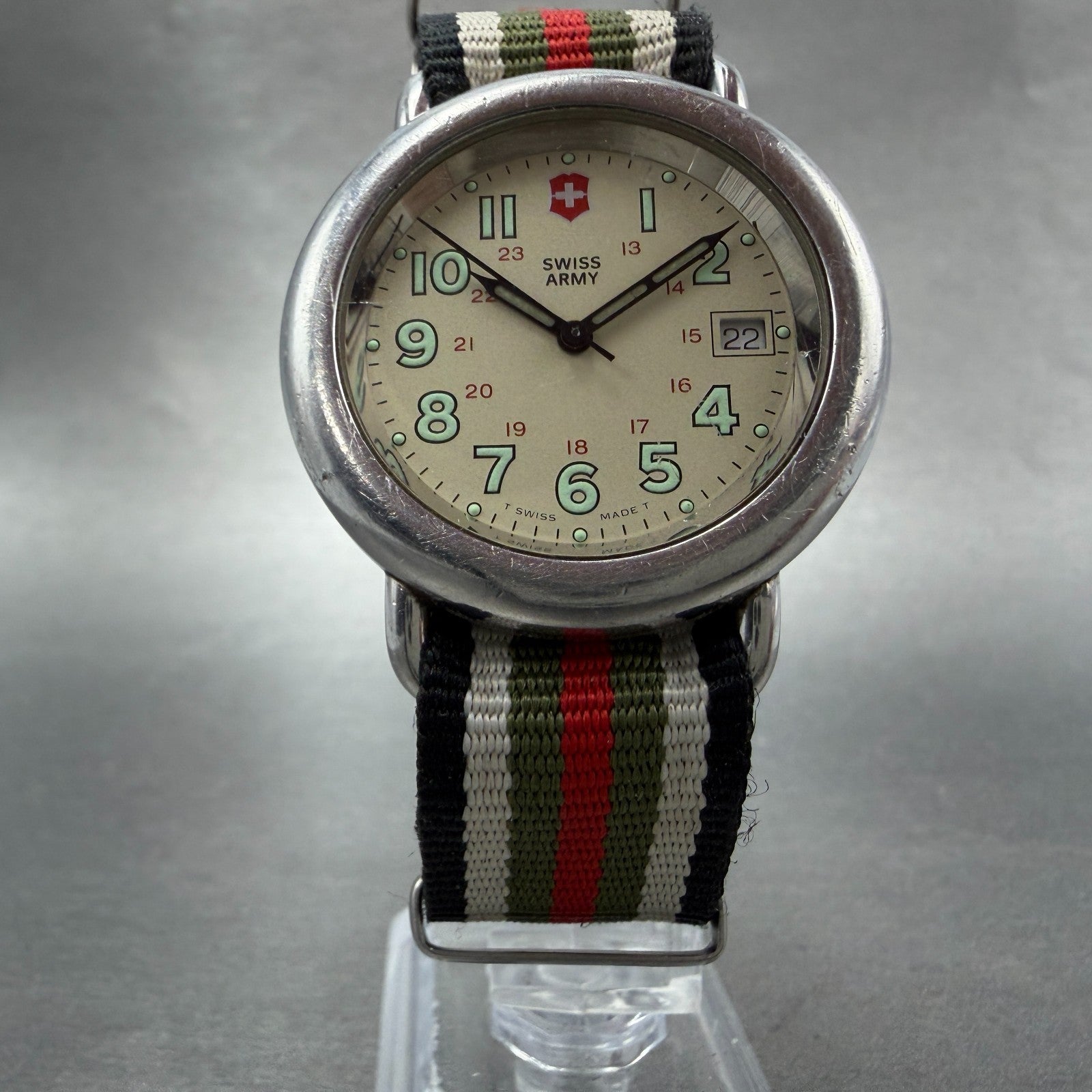 Victorinox Swiss Army Calvary Watch Men 37mm Cream Dial Silver Tone Date PARTSTS6
