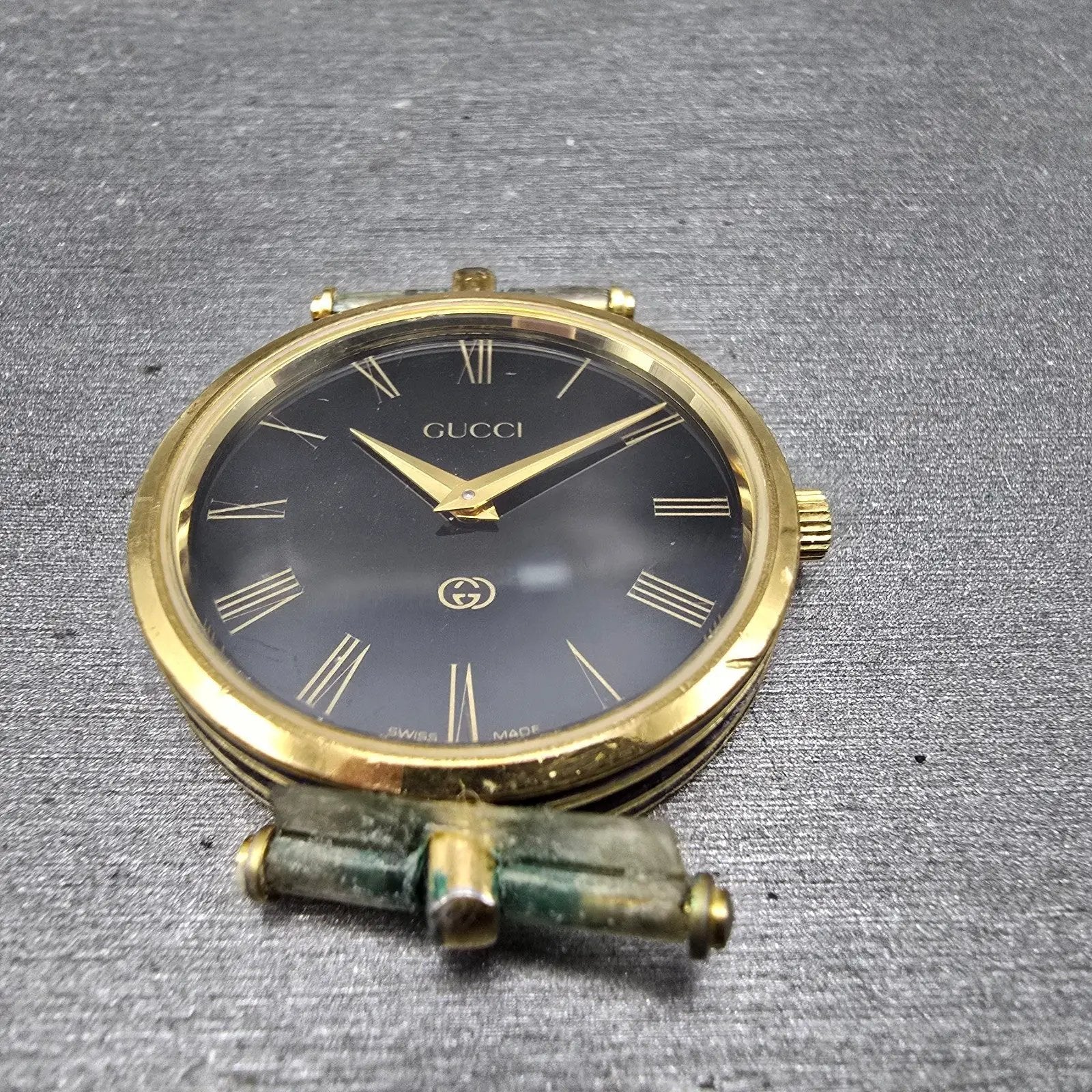 Gucci 2000M Watch Men 30mm Black Dial Gold Plated Round New Battery Vintage MNB3