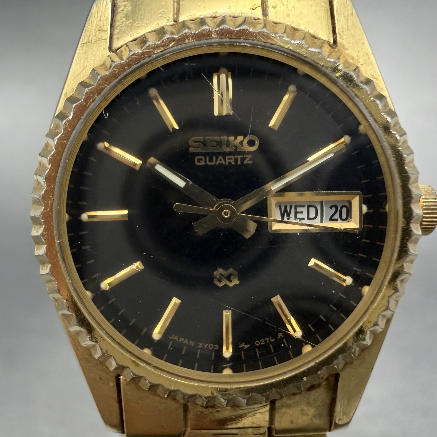 Seiko SQ Watch Women 24mm Black Dial Gold Tone Daydate 24mm Round New Battery 9R1