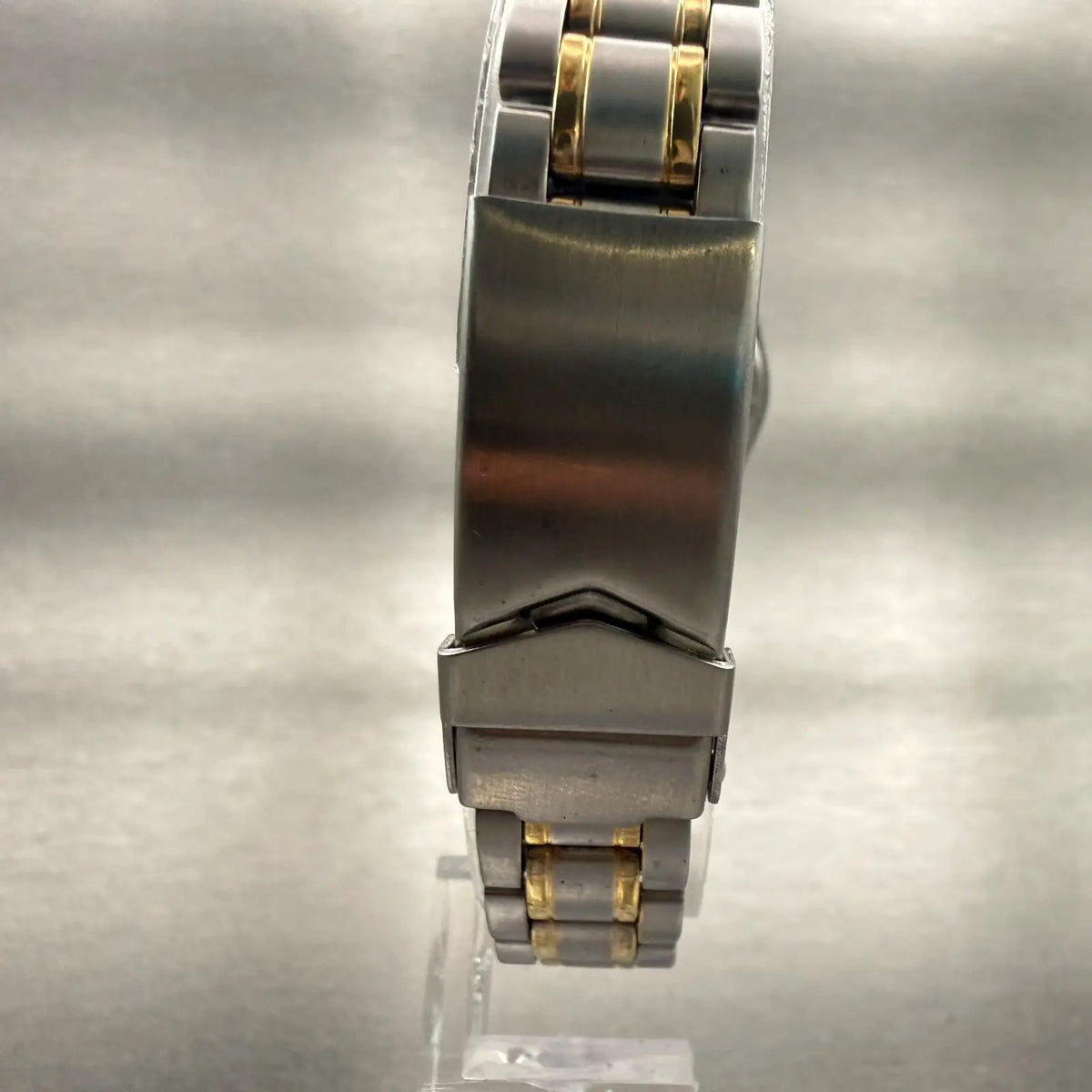 48304748