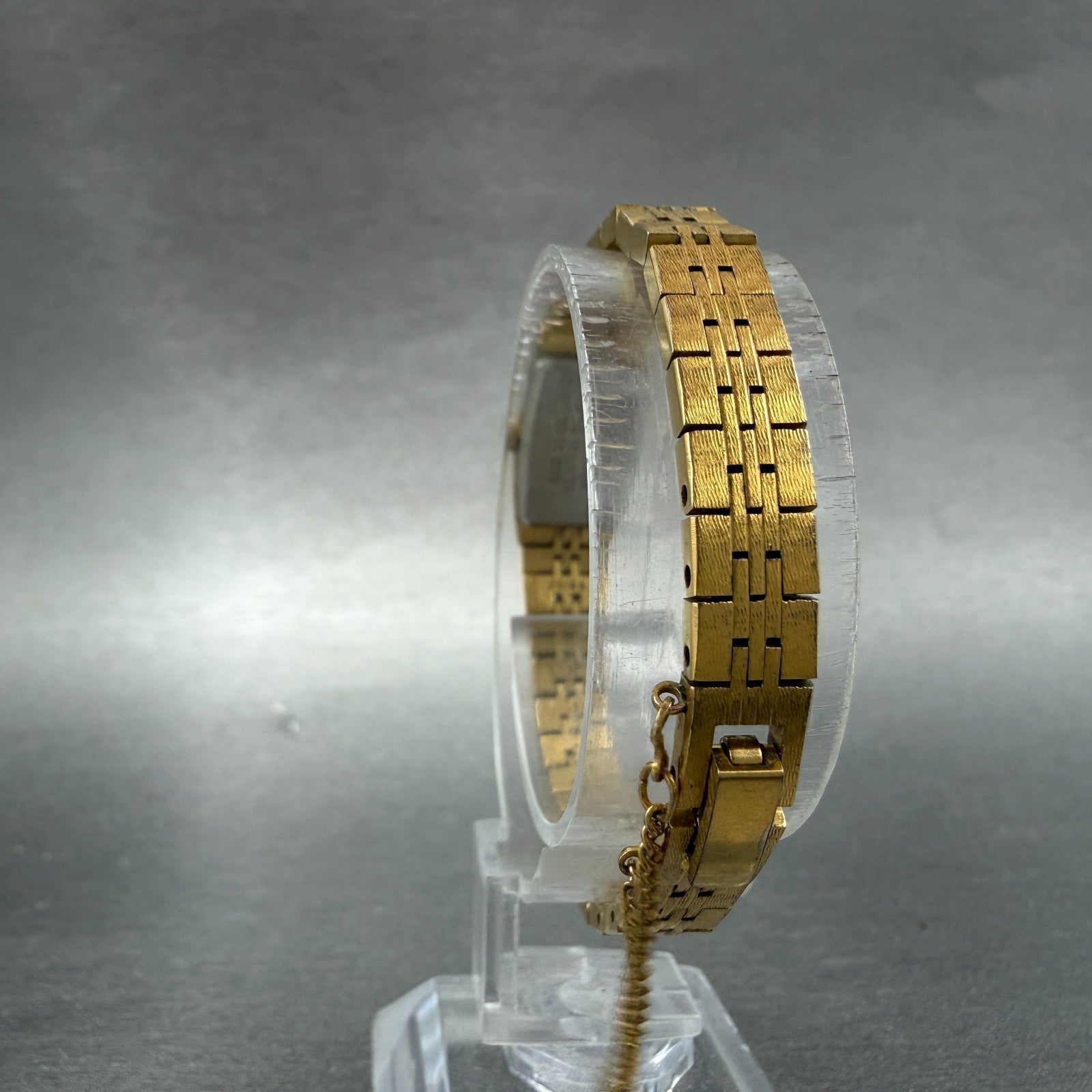 Seiko Tank Watch Women 12mm Champagne Dial Gold Tone 2E20-5559 New Battery VTG 28