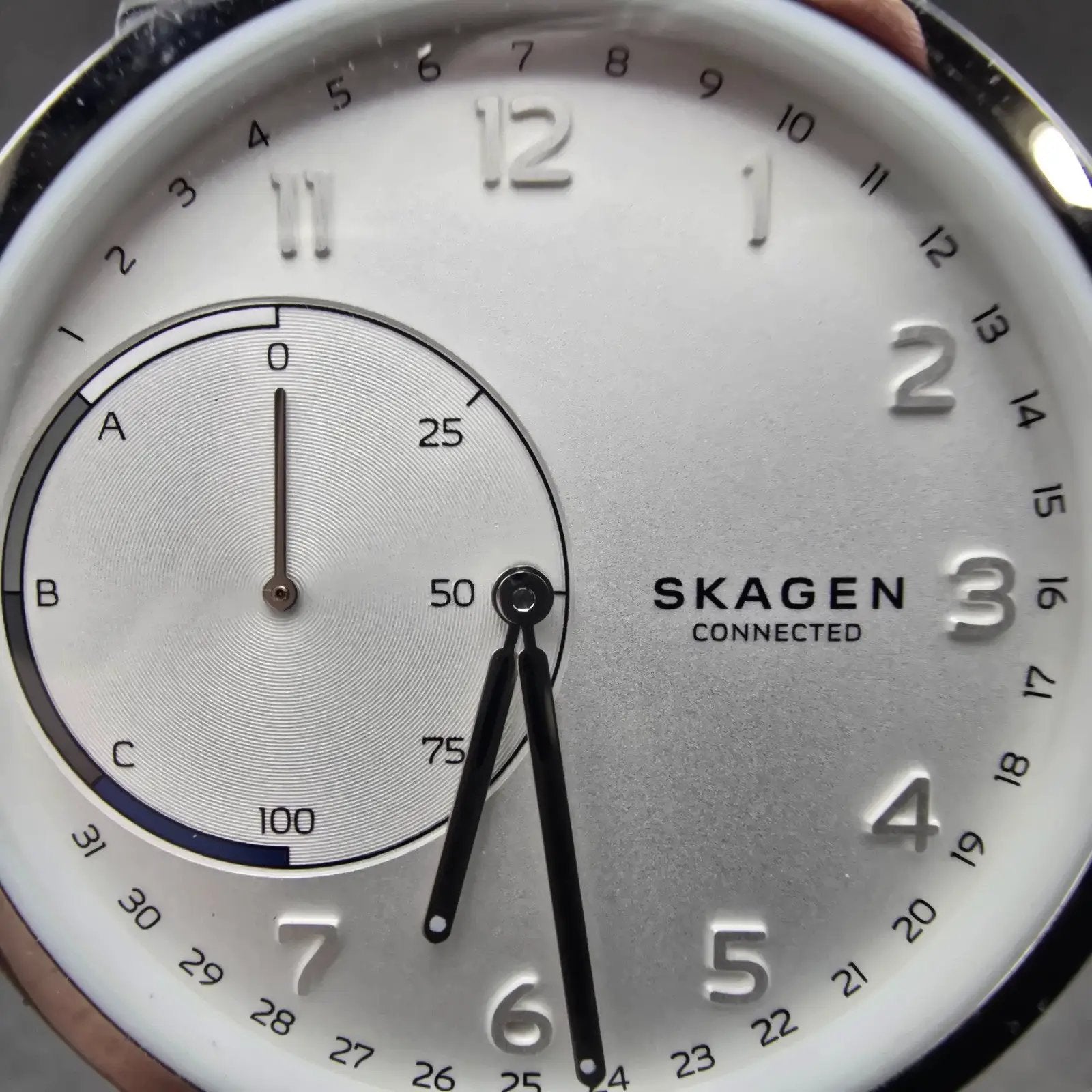 Skagen Connected Watch Men 42mm Silver Dial Silver Tone SKT1101 New Battery1