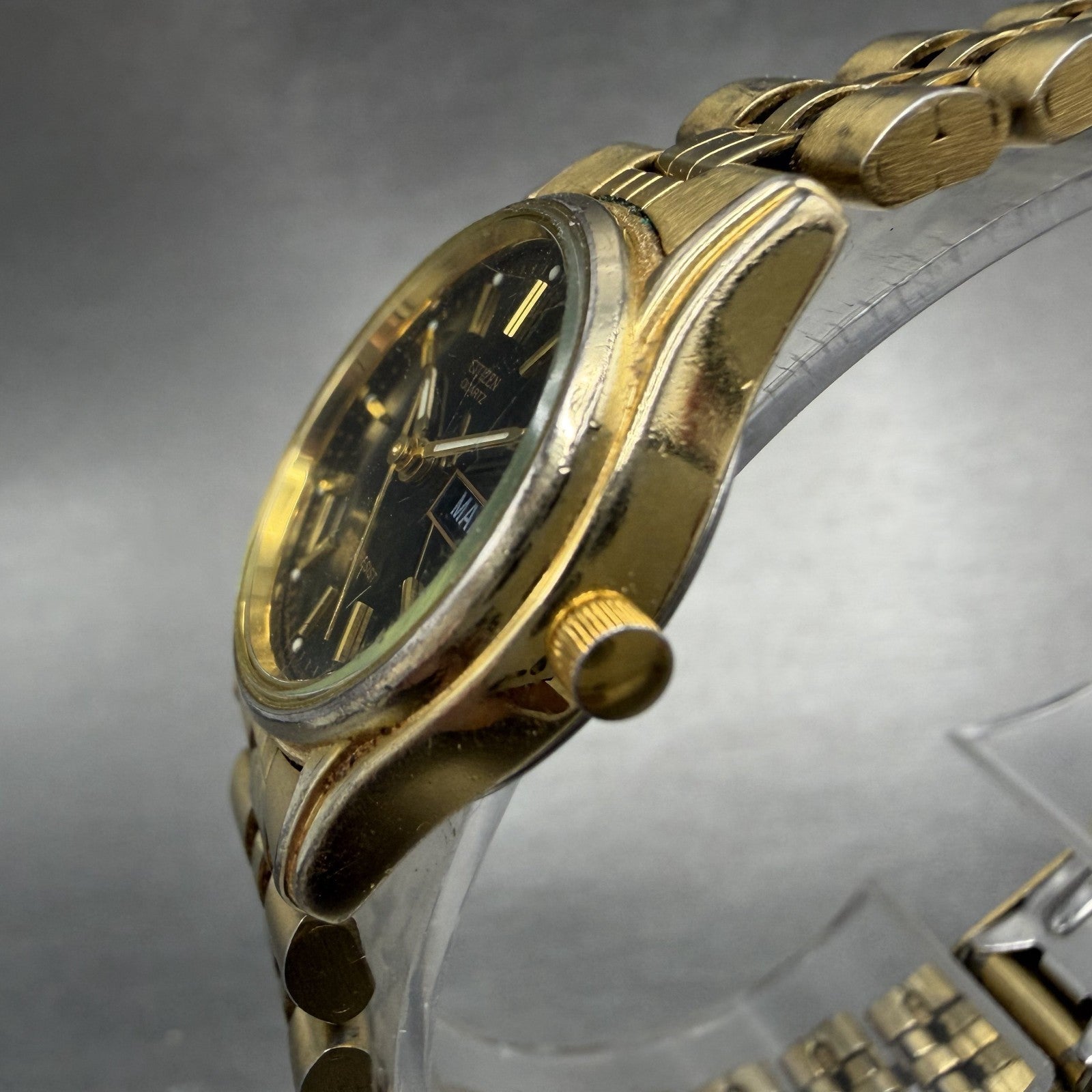 Citizen CQ Watch Women 23mm Black Dial Gold Tone Daydate 6000-S38231 NewBatteryA2