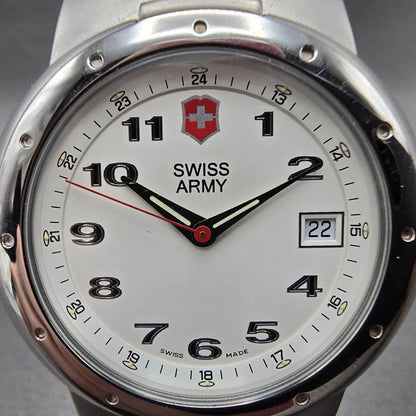 Victorinox Swiss Army Valiant Watch Men 40mm White Dial Silver Tone Date New Bat1