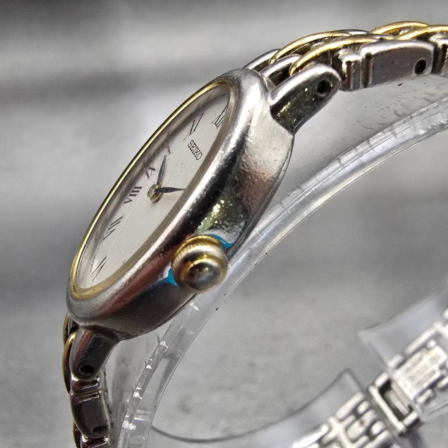 Seiko Watch Women 17mm White Dial Silver Tone Oval V400-1029 New Battery Vintage2
