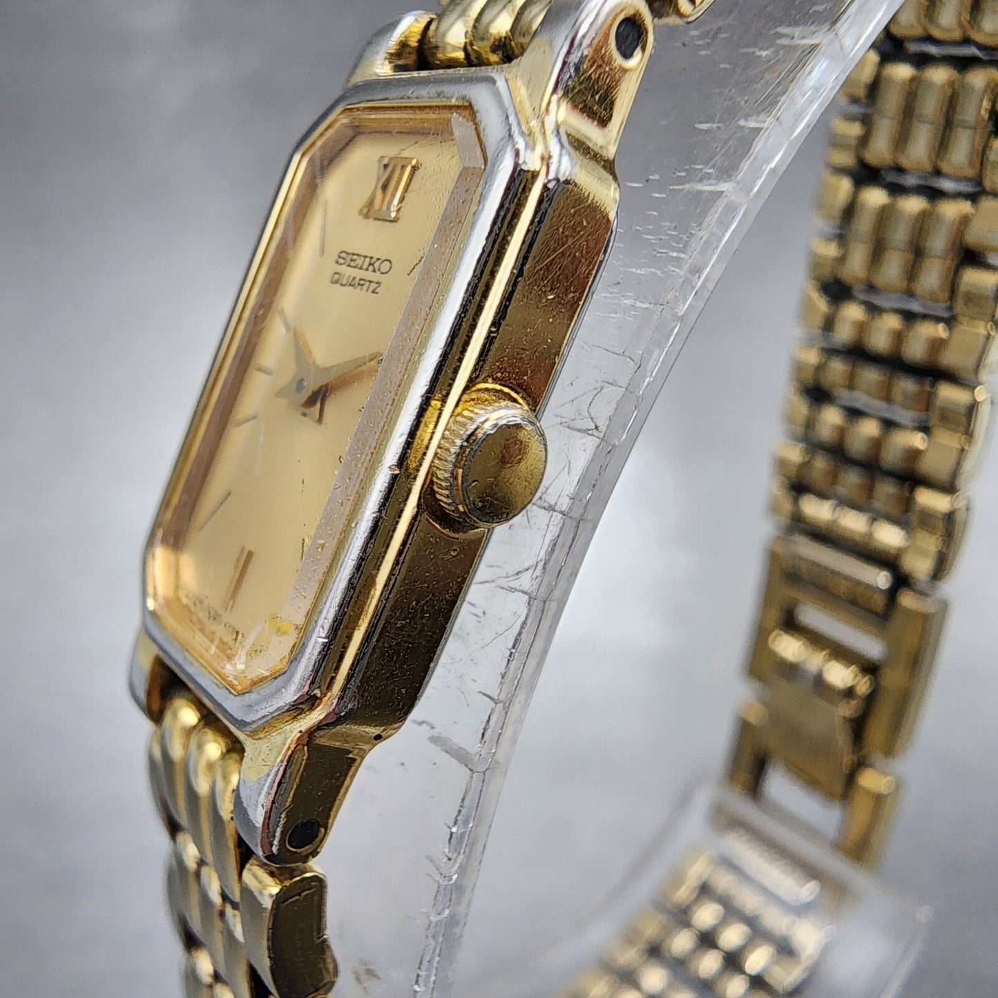 Seiko tank Watch Women 12mm Champagne Dial Gold Tone 2e206389 New Battery2