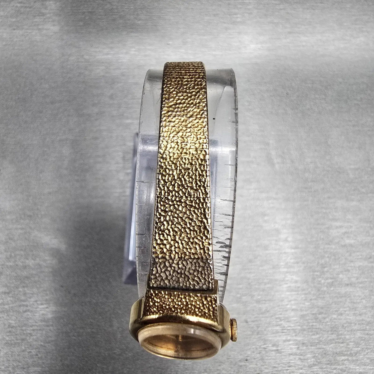 Seiko Watch Women 17mm Gold Dial Gold Tone Oval 1400-7379 New Battery Vintage JP4