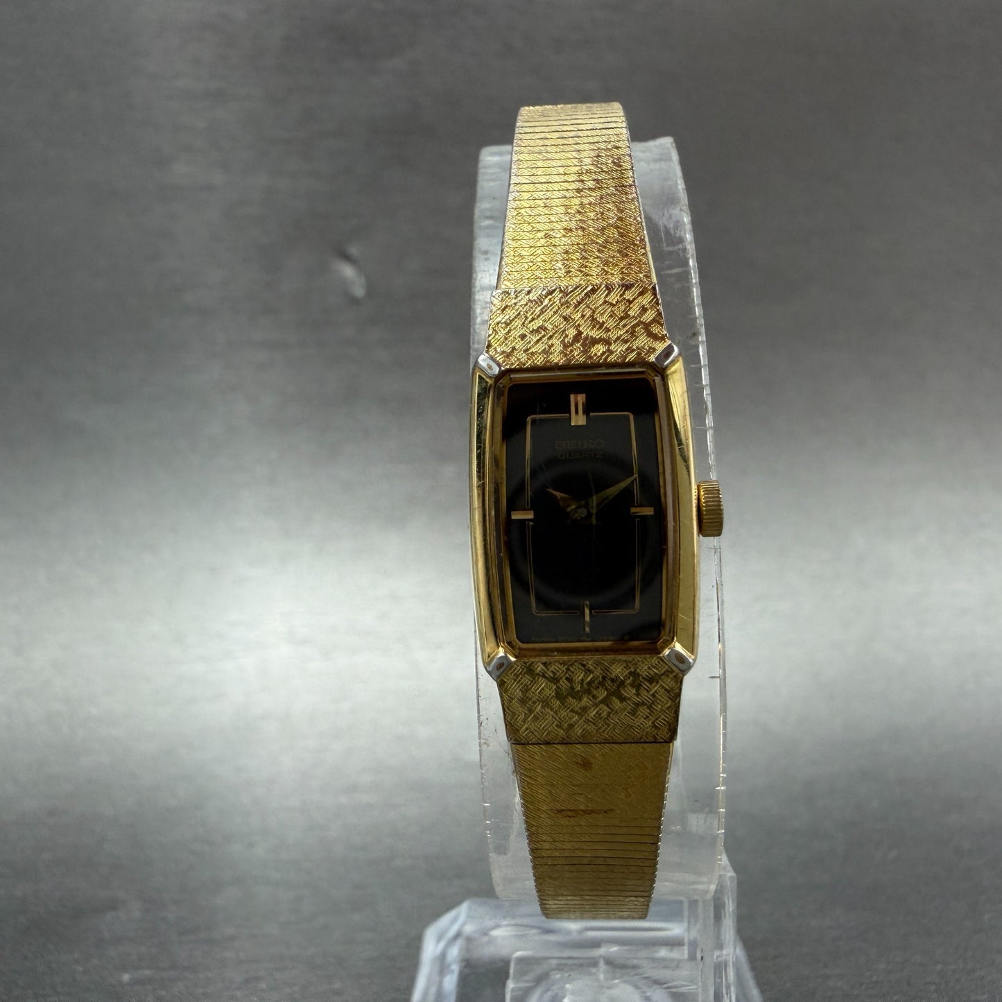 Seiko Tank Watch Women 13mm Black Dial gold Tone Rectangle 2E20-5689 New Battery5