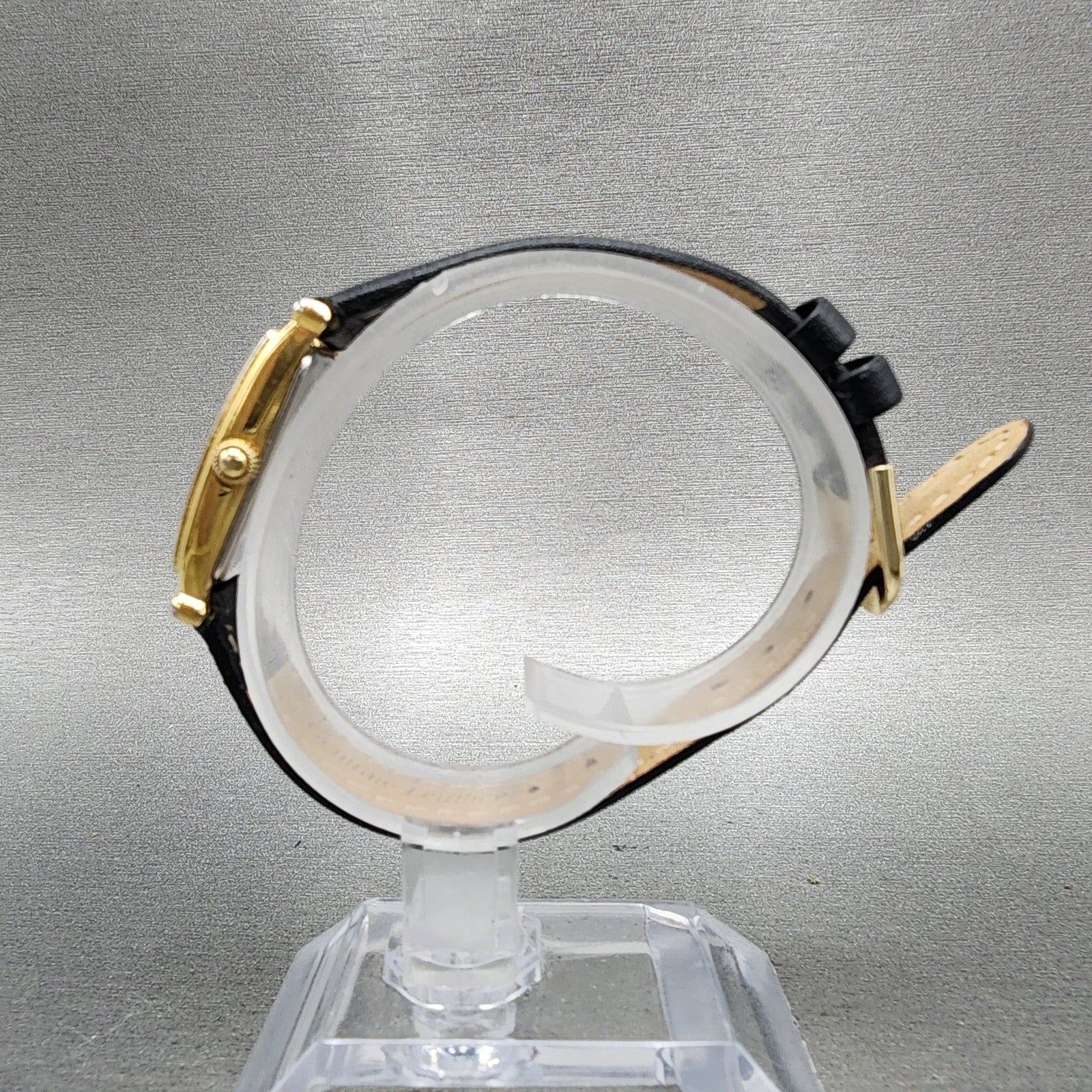 Seiko Age Of Discovery Tank Watch Women 16mm White Dial Gold Tone New Battery6