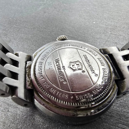 Victorinox Swiss Army Cavalry Watch Women 31mm Black Dial Steel Date New Battery9