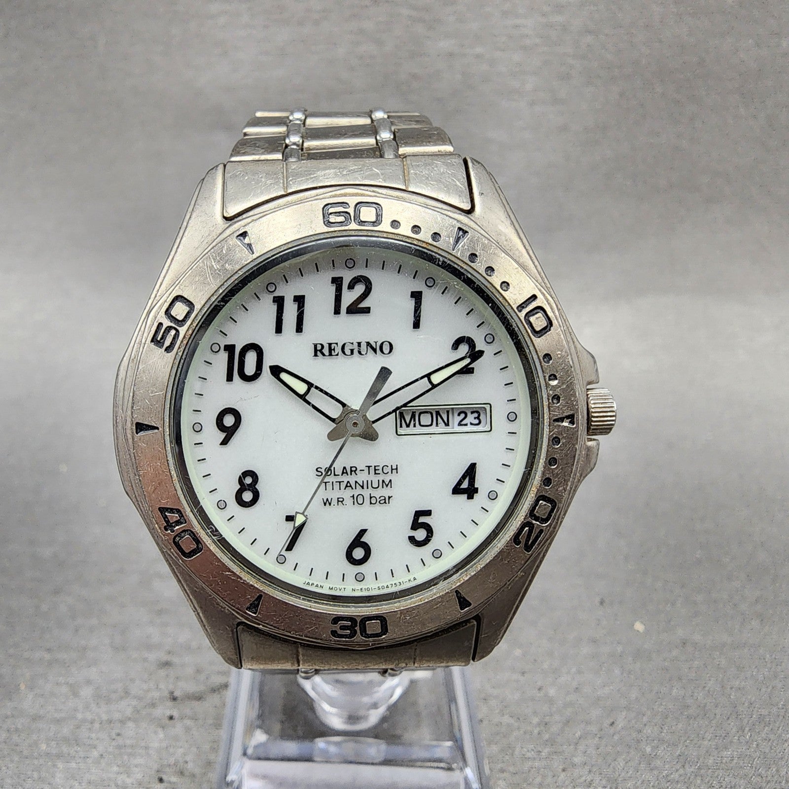 Citizen Reguno Solar Watch Men 39mm White Dial Titanium Daydate Round Runs0