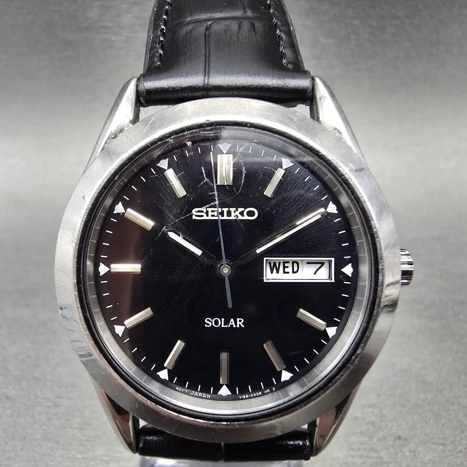Seiko Solar Watch Men 37mm Black Dial Silver Tone Daydate Round V158-0AB0 Runs G0
