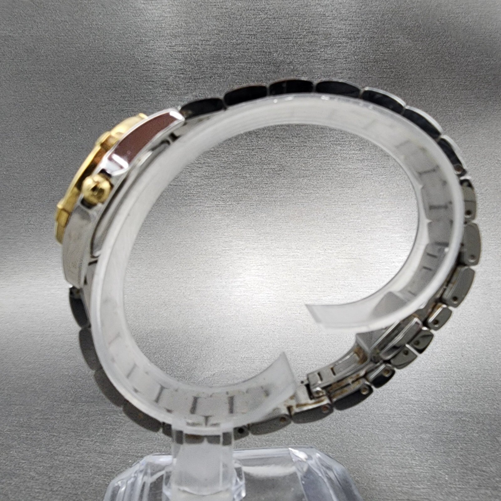 Bulova Crystal Watch Women 28mm MOP Dial Two Tone Round 98R236 New Battery6