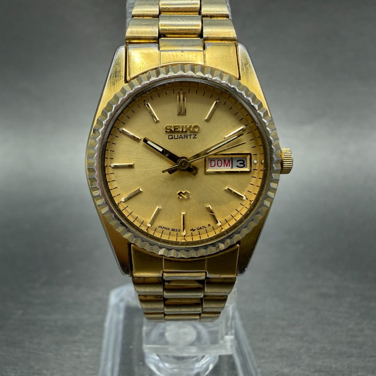 Seiko SQ Watch Women 24mm Gold Dial Gold Tone Daydate Round 3E23-0A60 NewBatt H90