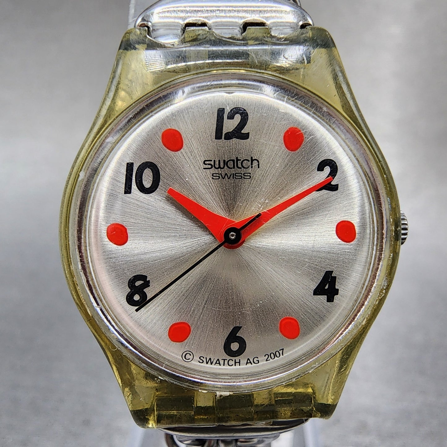 Swatch Me And My Shoes Watch Women 25mm Silver Dial Clear Case Round New Battery1