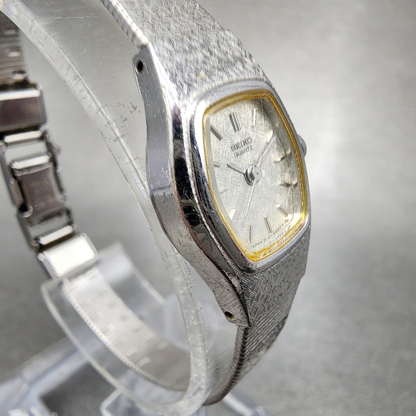 Seiko Watch Women 17mm Silver Dial Silver Tone Hexagon 2c21-5149 New Battery