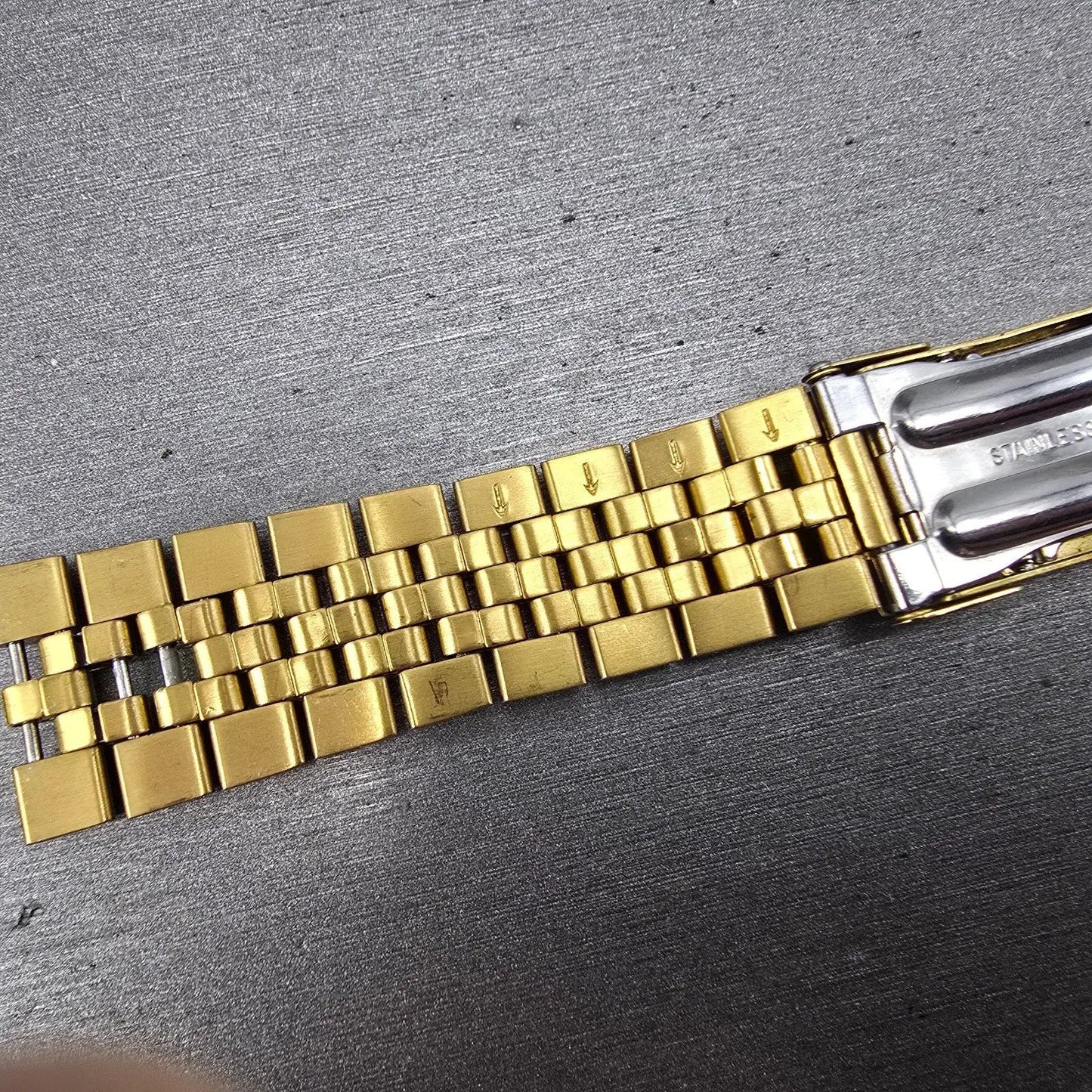 Bulova Bracelet Gold Tone 19mm Stainless Steel Y10 READ!!!!!!! Tri Folding Clasp12