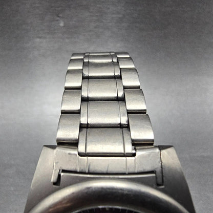 Wenger SAK Design GMT Watch Men 37mm black Dial Titanium Date 097.0665 PARTS5