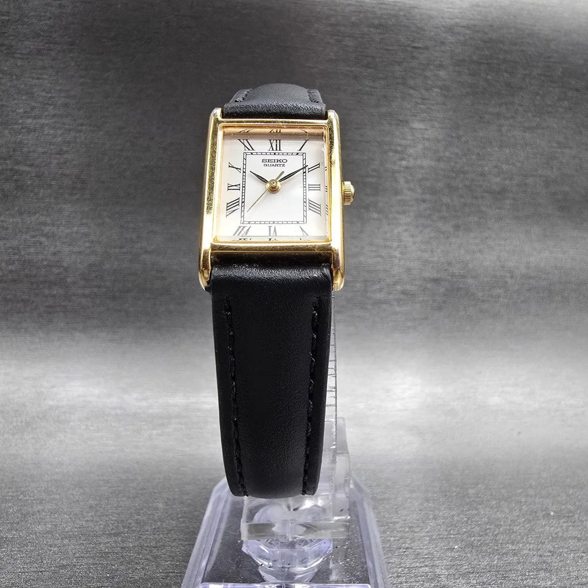 Seiko Tank Watch Women 18mm White Dial Gold Tone Rectangle 1N01-5A40 New Battery5