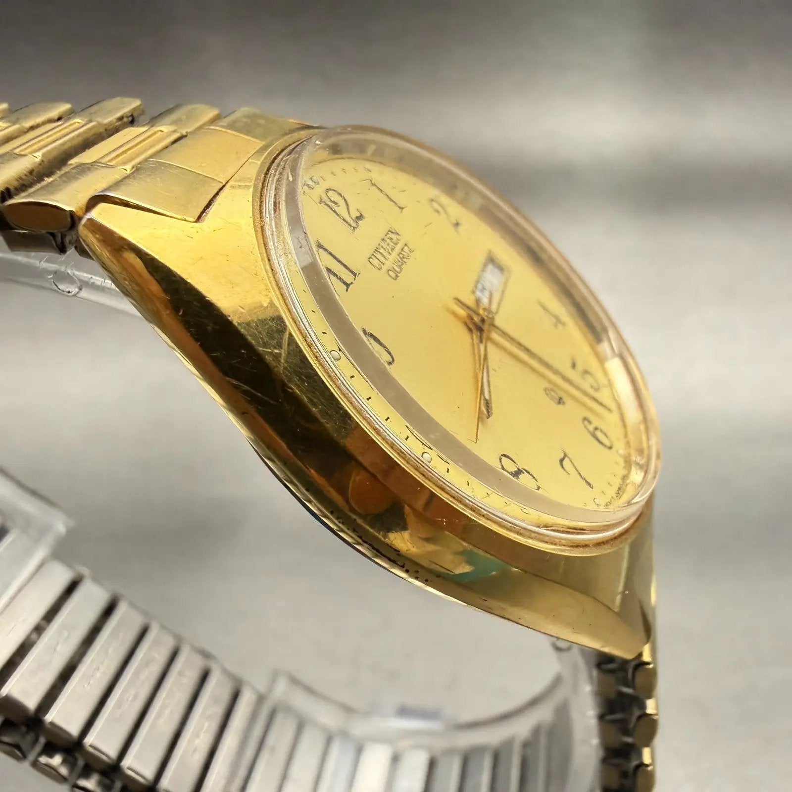 Citizen CQ Watch Men 35mm Gold Dial Gold Tone Daydate Round 6100-S09869 New Batt3
