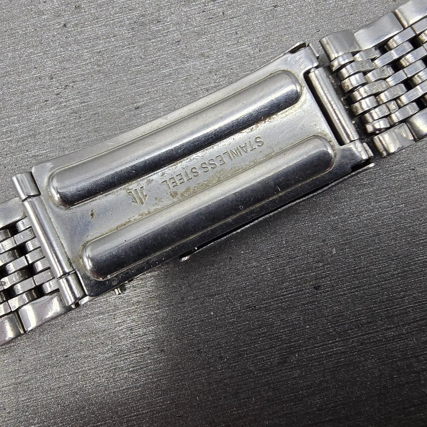 Seiko Beads Of Rice Bracelet 19mm Stainless Steel Silver Tone Tri Folding ClaspK12