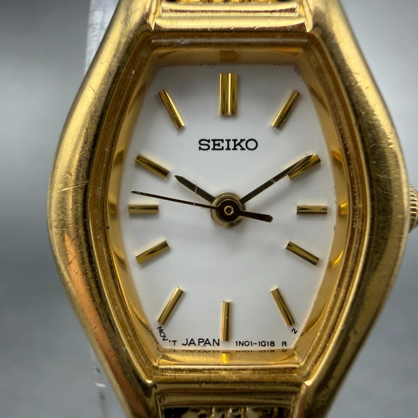 Seiko Watch Women 18mm White Dial Gold Tone Oval 1N01-5C19 New Battery1