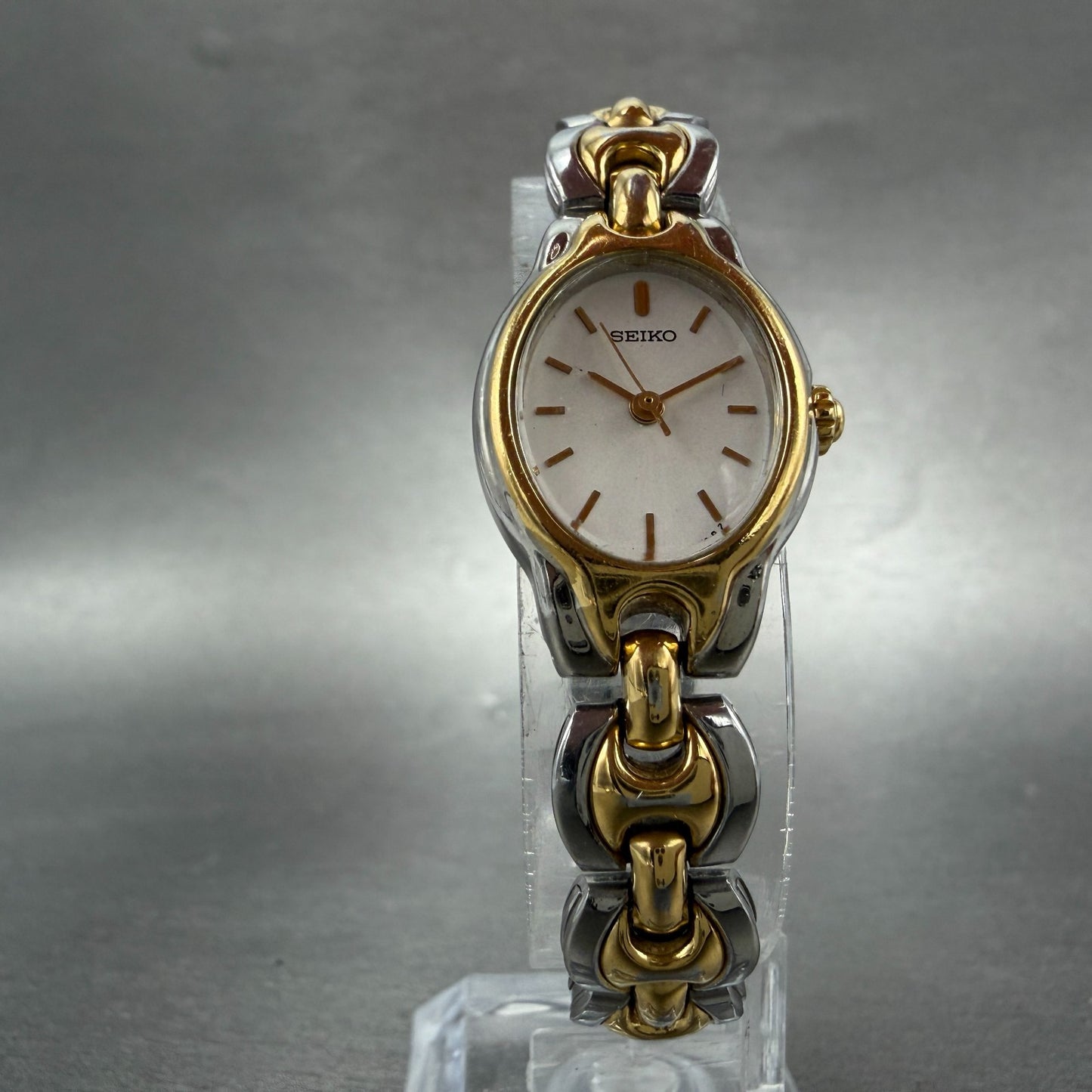 Seiko Watch Women 19mm White Dial Two Tone Oval Vintage 1N01-5B00 New Battery5
