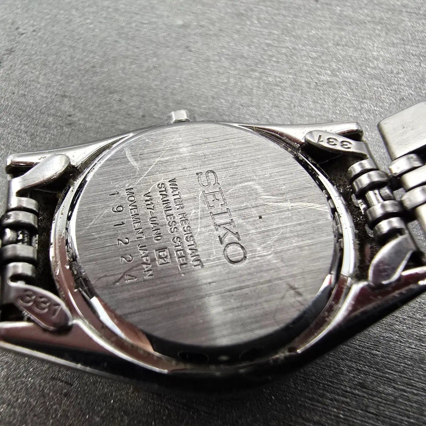 Seiko Solar Watch Women 25mm MOP Dial Silver Tone Round V117-0AN0 PARTS11