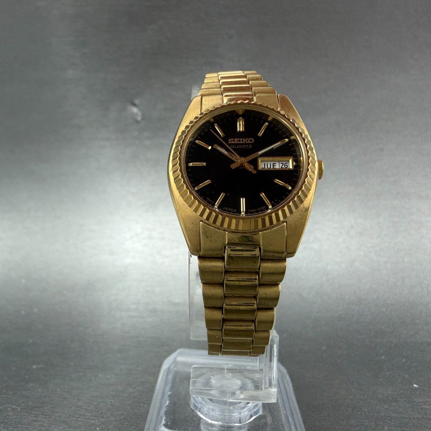 Seiko Watch Women 24mm Black Tone Gold Tone Daydate Round 7N83-0041 New Battery55