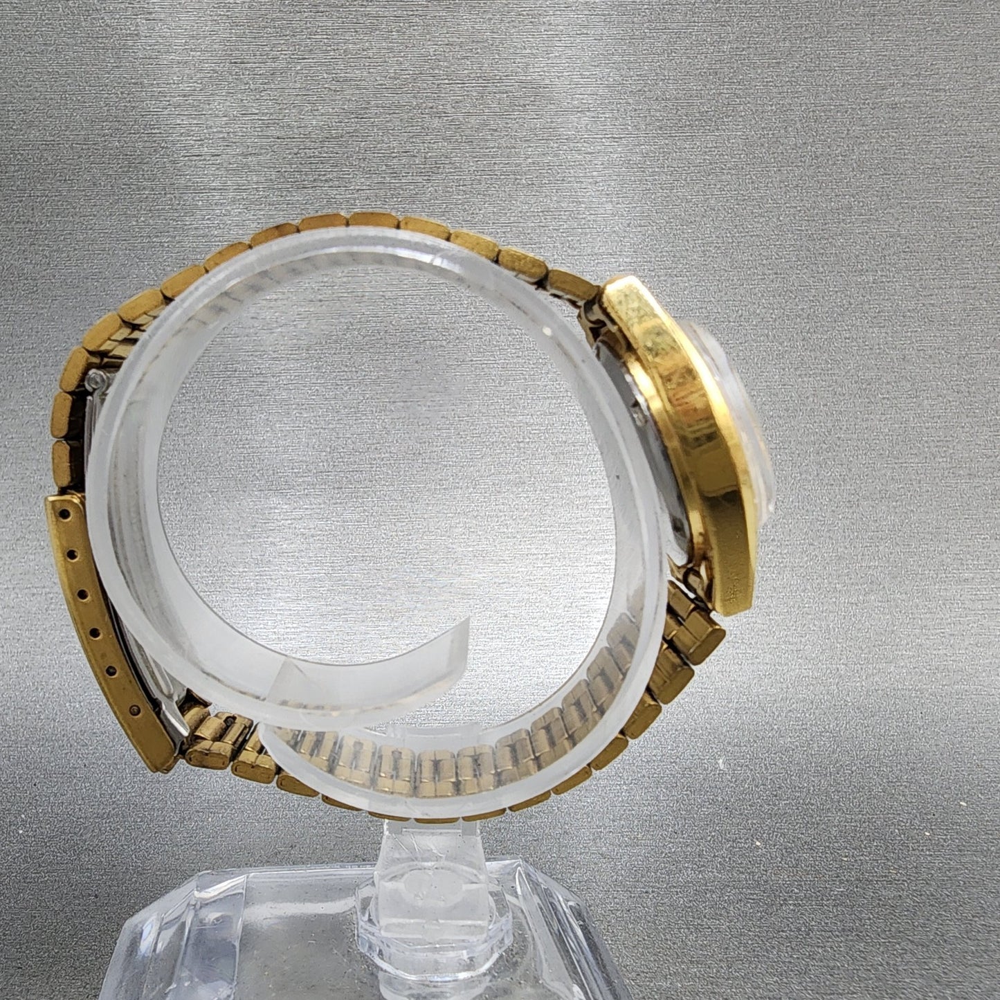 Citizen CQ Watch Women 24mm Silver Dial Gold Tone Date Round New Battery VTG8