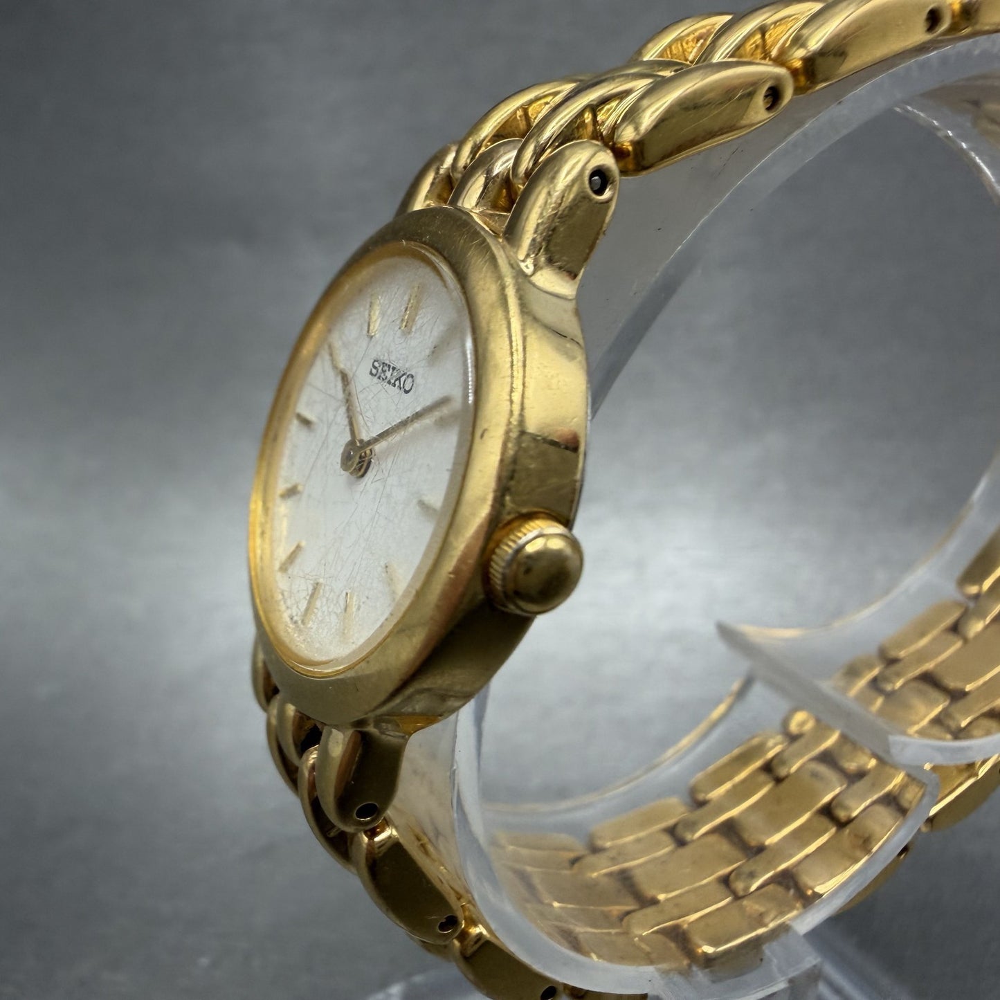 Seiko Watch Women 24mm White Dial Gold Tone Round V700-6389 New Battery ABC2