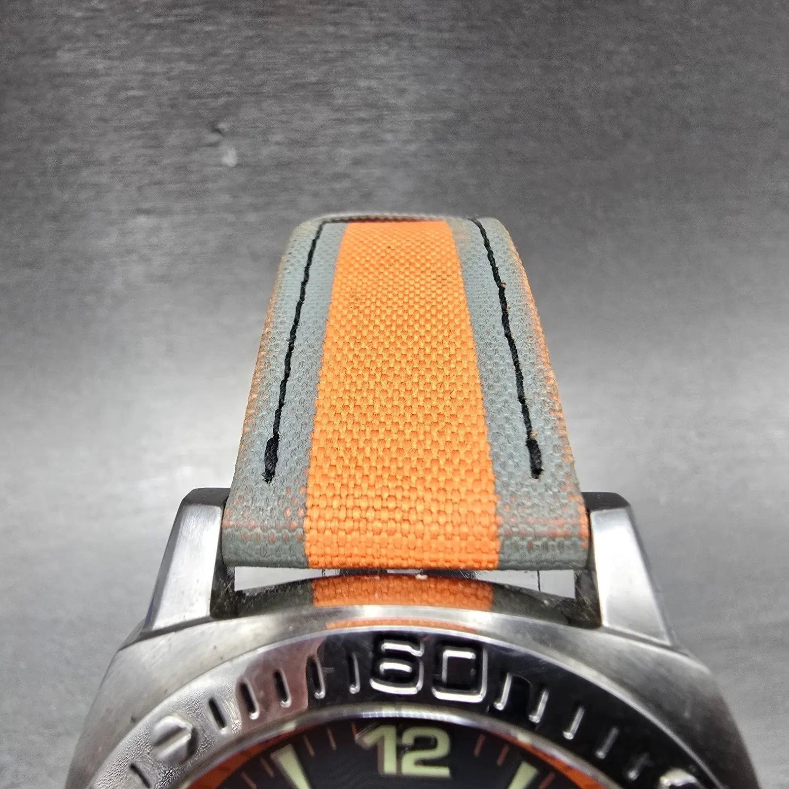 Tommy Bahama Relax Dive Watch Men 42mm Gray Dial Steel Date Round New Battery4