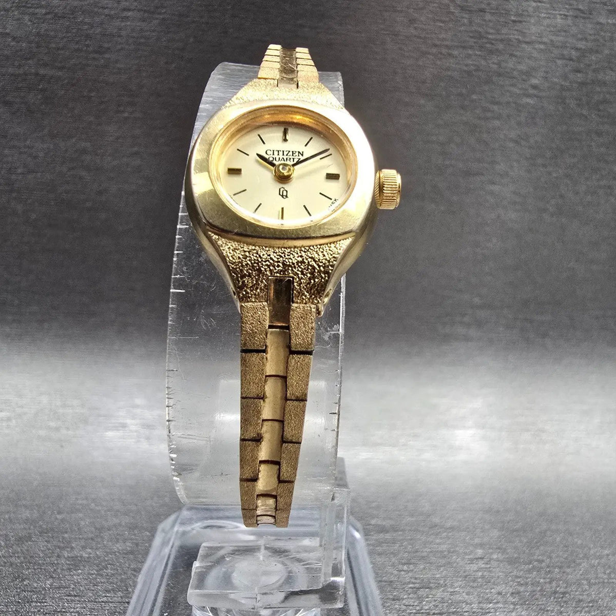 Citizen CQ Watch Women 17mm Champagne Dial Gold Tone Round 3220-890795 New Batt25