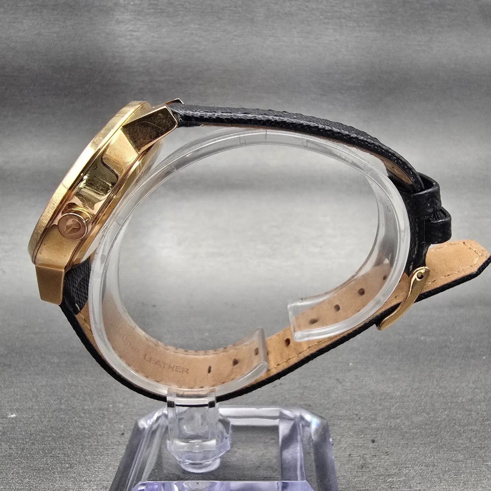 Nixon The Kensington Watch Men 37mm Black Dial Gold Tone Round New Battery6