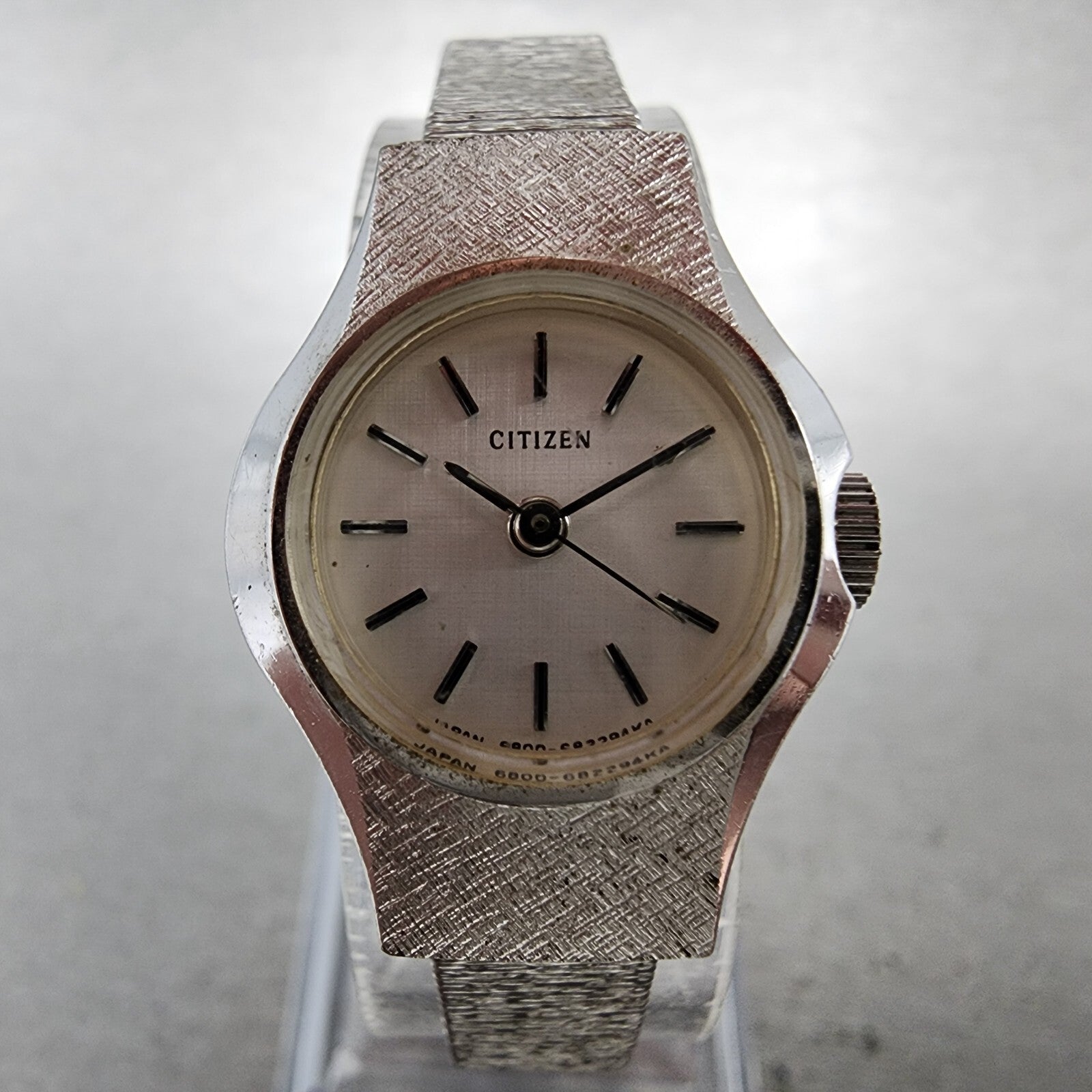 Citizen Watch Women 19mm Silver Dial Silver Tone Manual 4681584S Runs1