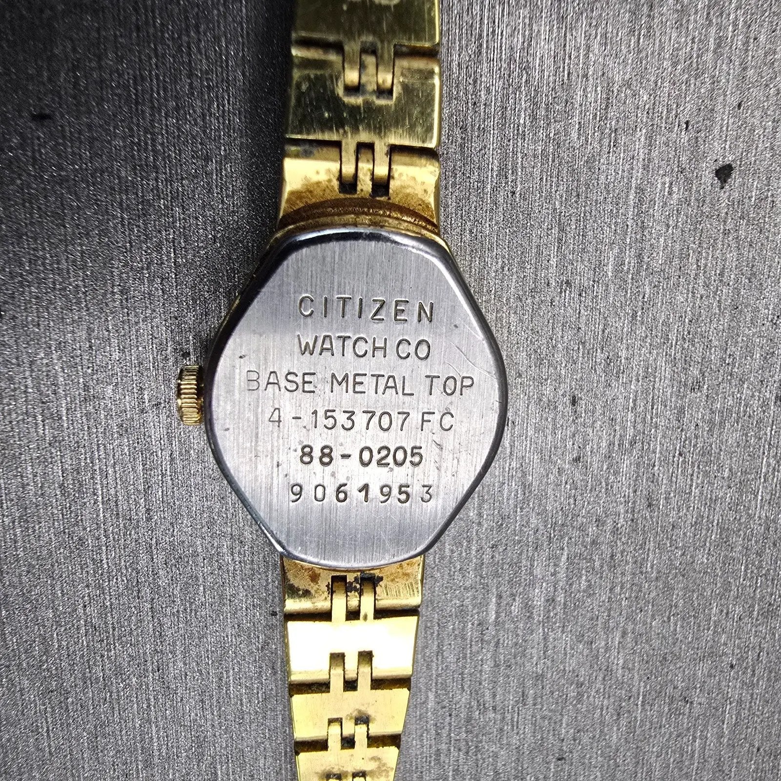 Citizen CQ Watch Women 17mm Champagne Dial Gold Tone Oval 4-153707 New Battery10