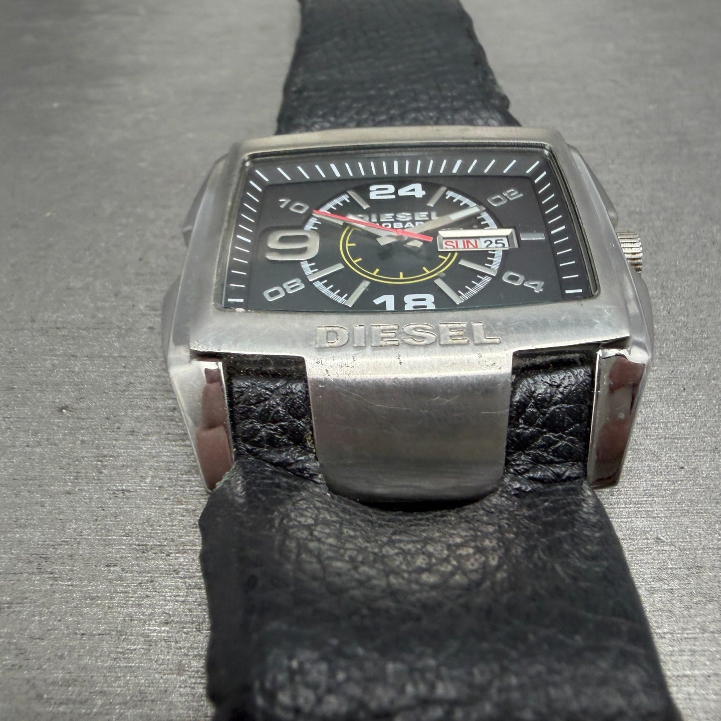 Diesel Bugout Watch Men 49mm Black Dial Steel Daydate Rectangle DZ-1215 New Batt2
