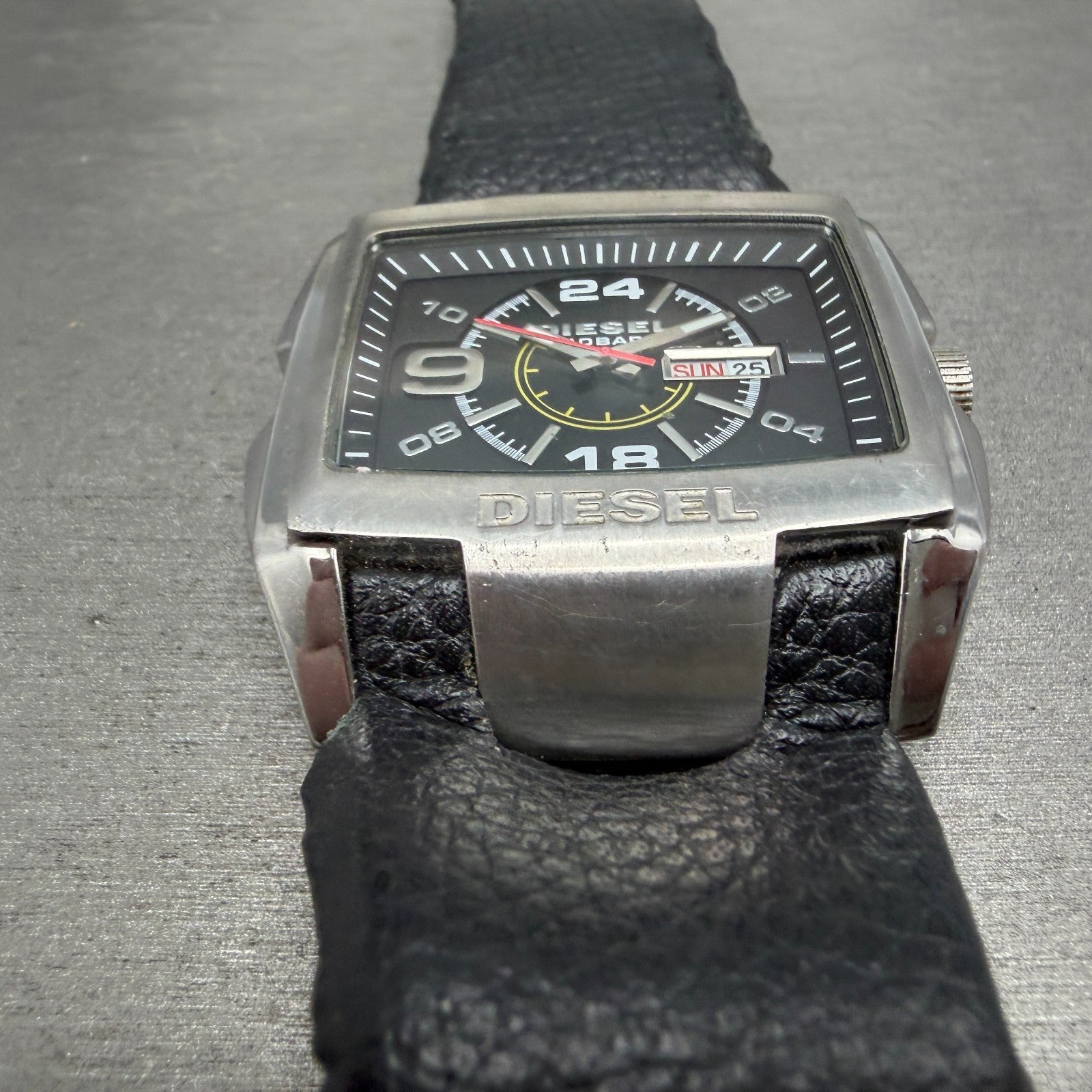 Diesel Bugout Watch Men 49mm Black Dial Steel Daydate Rectangle DZ-1215 New Batt2