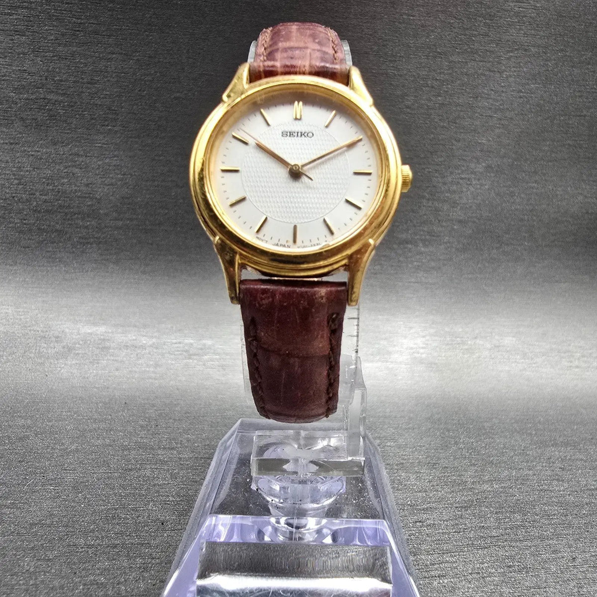 Seiko Watch Women 25mm White Dial Gold Tone Round V701-1930 New Battery VTG JP5