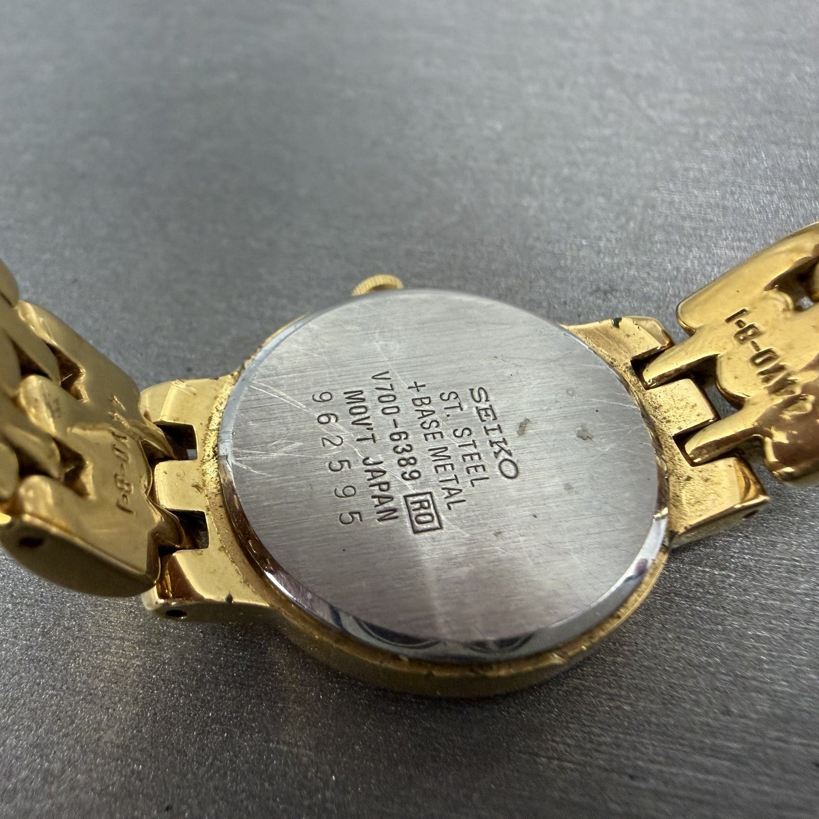 Seiko Watch Women 24mm White Dial Gold Tone Round V700-6389 New Battery ABC9