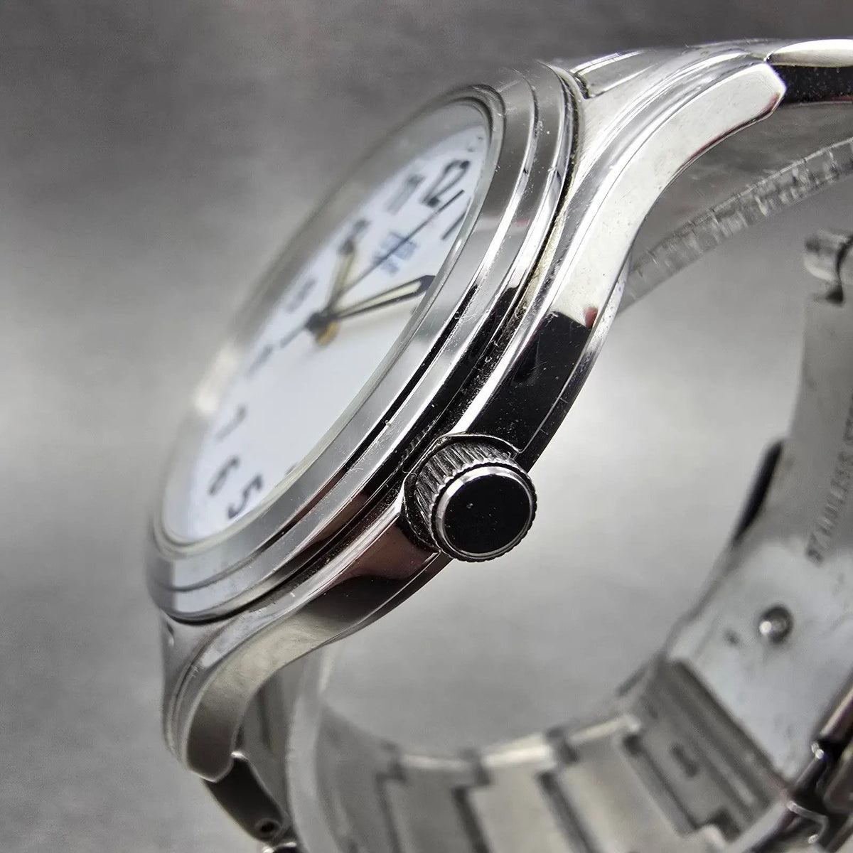 Citizen Eco-Drive Watch Men 36mm White Dial Silver Date E031-S048419 Round Runs3