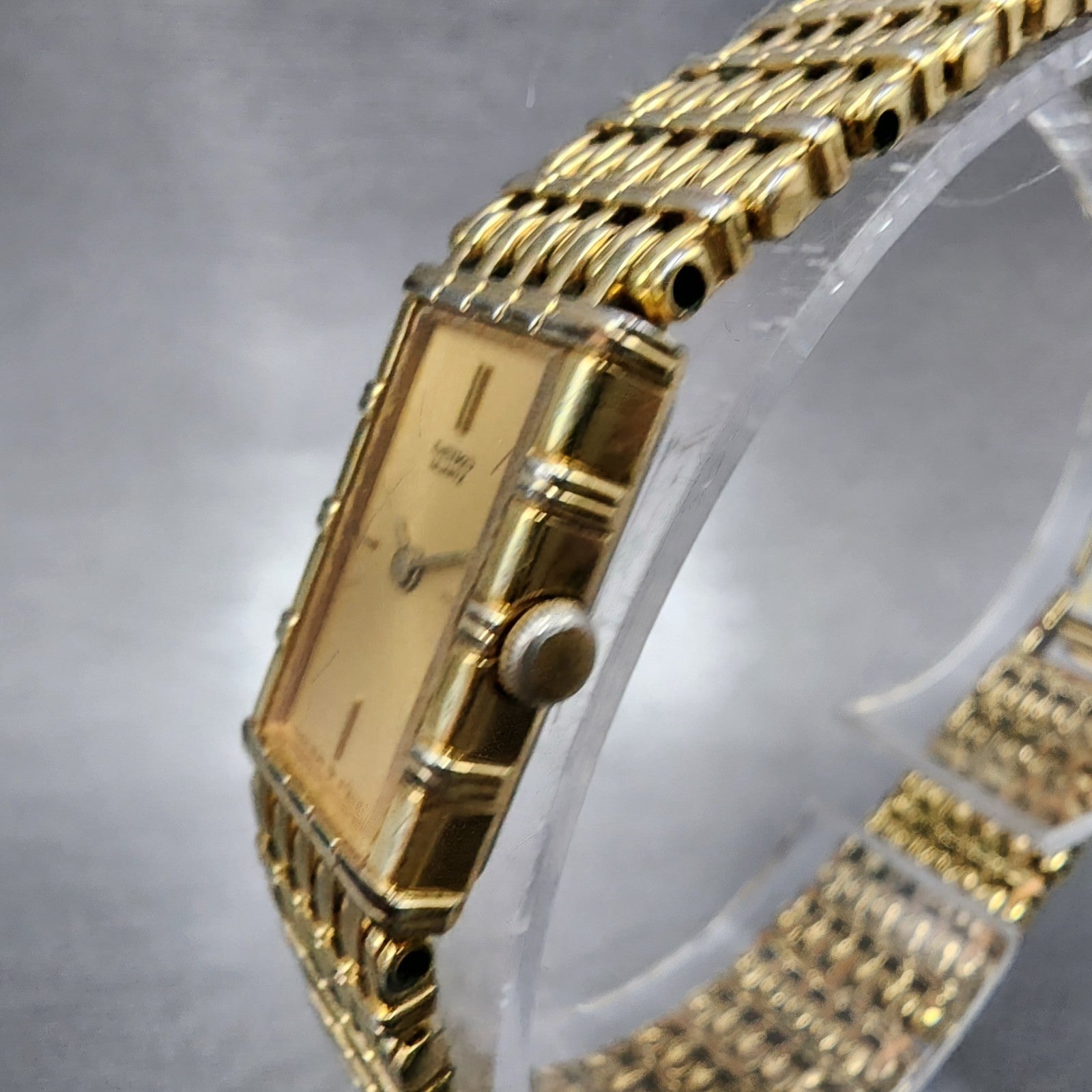Seiko Tank Watch Women 12mm Champagne Dial Gold Tone 2e205070 New Battery2