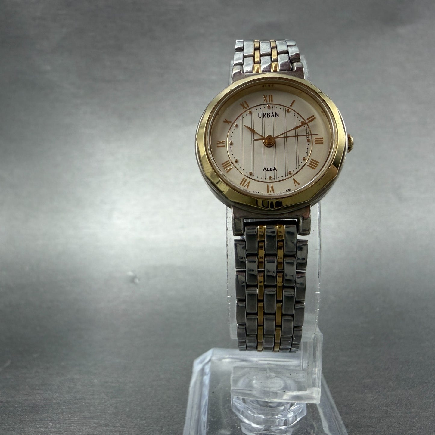 Seiko Alba Urban Watch Women 24mm Cream Dial Two Tone V401-0040 New Battery5