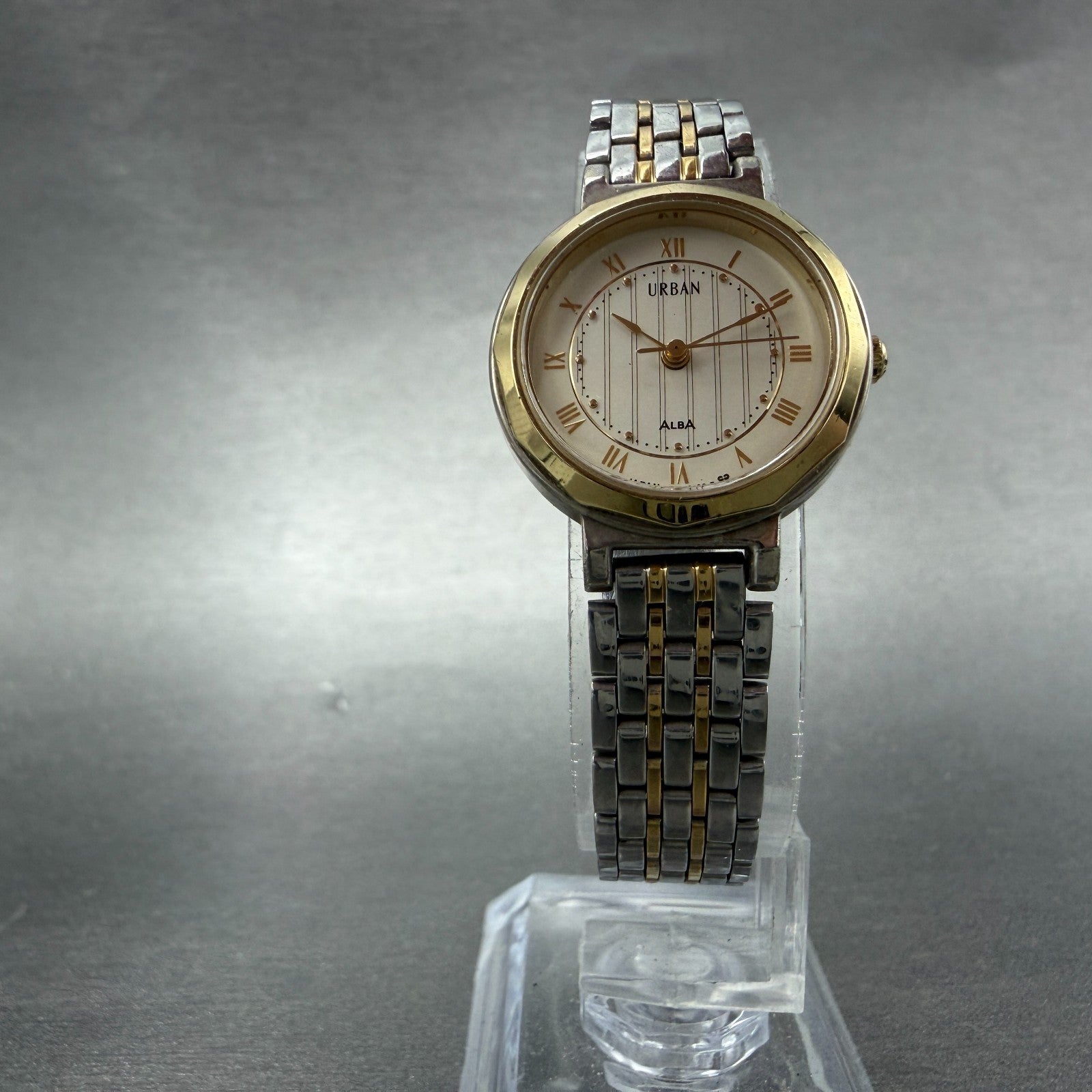 Seiko Alba Urban Watch Women 24mm Cream Dial Two Tone V401-0040 New Battery5