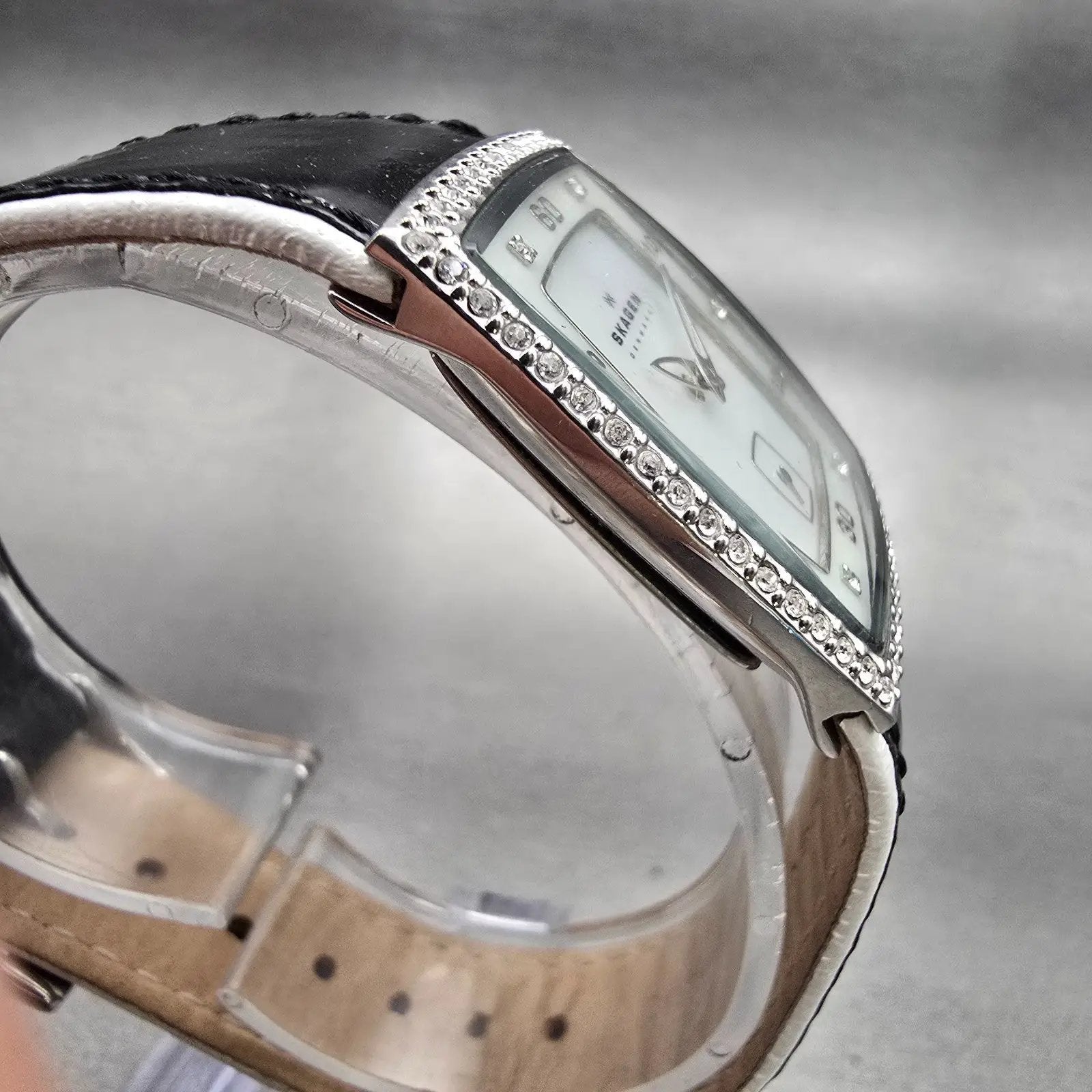 Skagen Watch Women 27mm MOP Dial Silver Tone Crystals 384SSLBW8A New Battery3