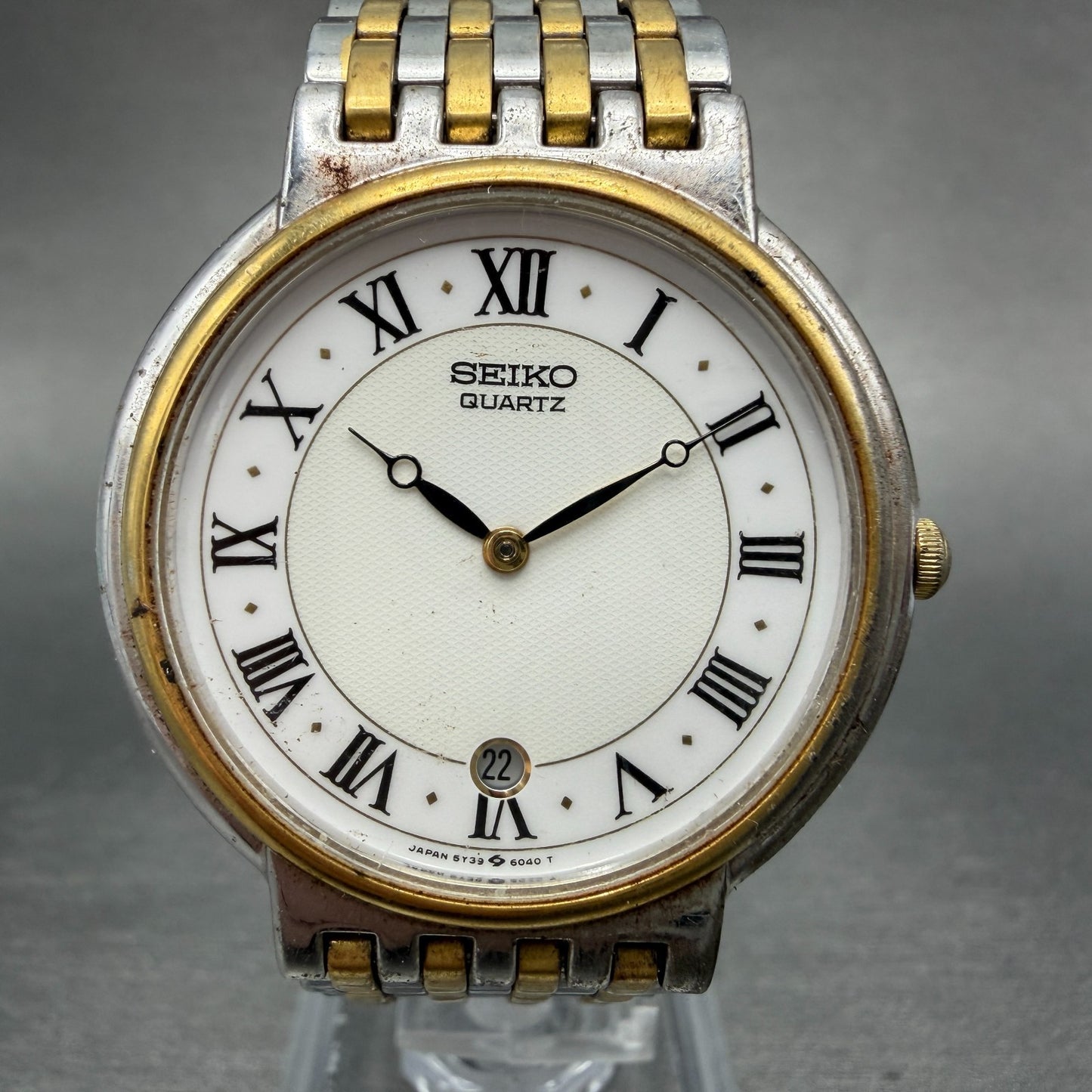 Seiko Watch Men 34mm White Dial Two Tone Date Round 5Y39-8040 New Battery0