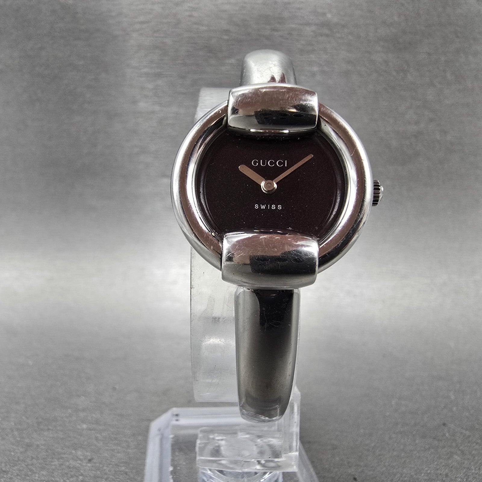Gucci 1400L Watch Women 26mm Black Dial Silver Tone Round New Battery Swiss Made5