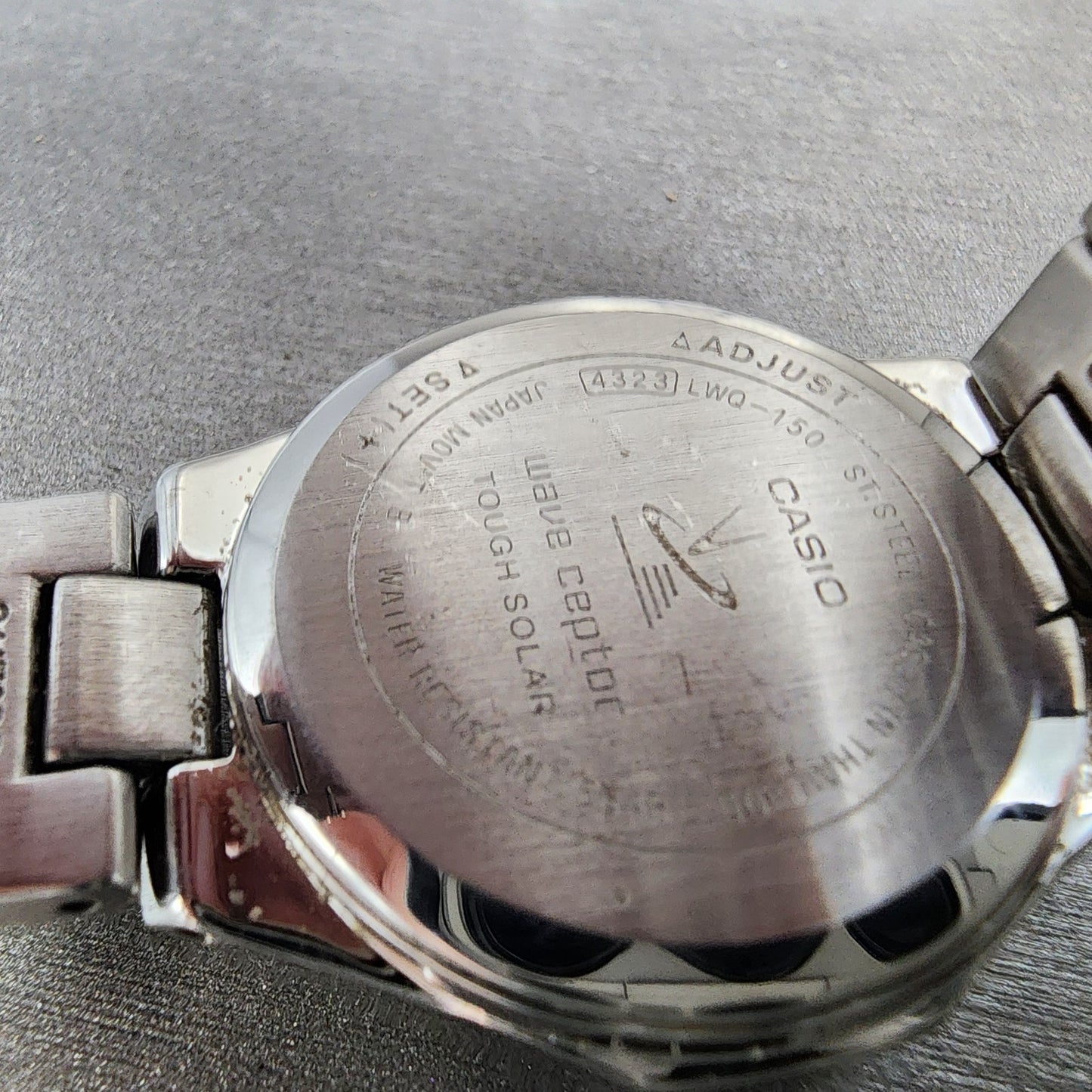 Casio Waveceptor Watch Women 30mm White Dial Silver Tone Date Round Runs LWQ1509