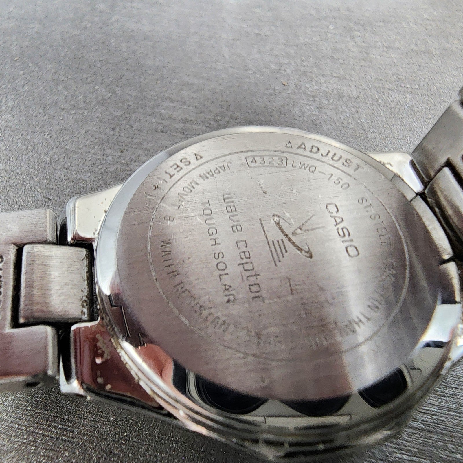 Casio Waveceptor Watch Women 30mm White Dial Silver Tone Date Round Runs LWQ1509